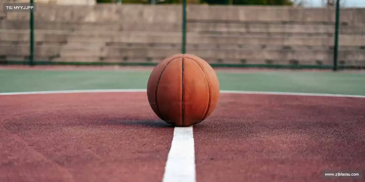 milan米兰🏊♀️在浪潮中破浪,于泳池里绽放自由的力量!